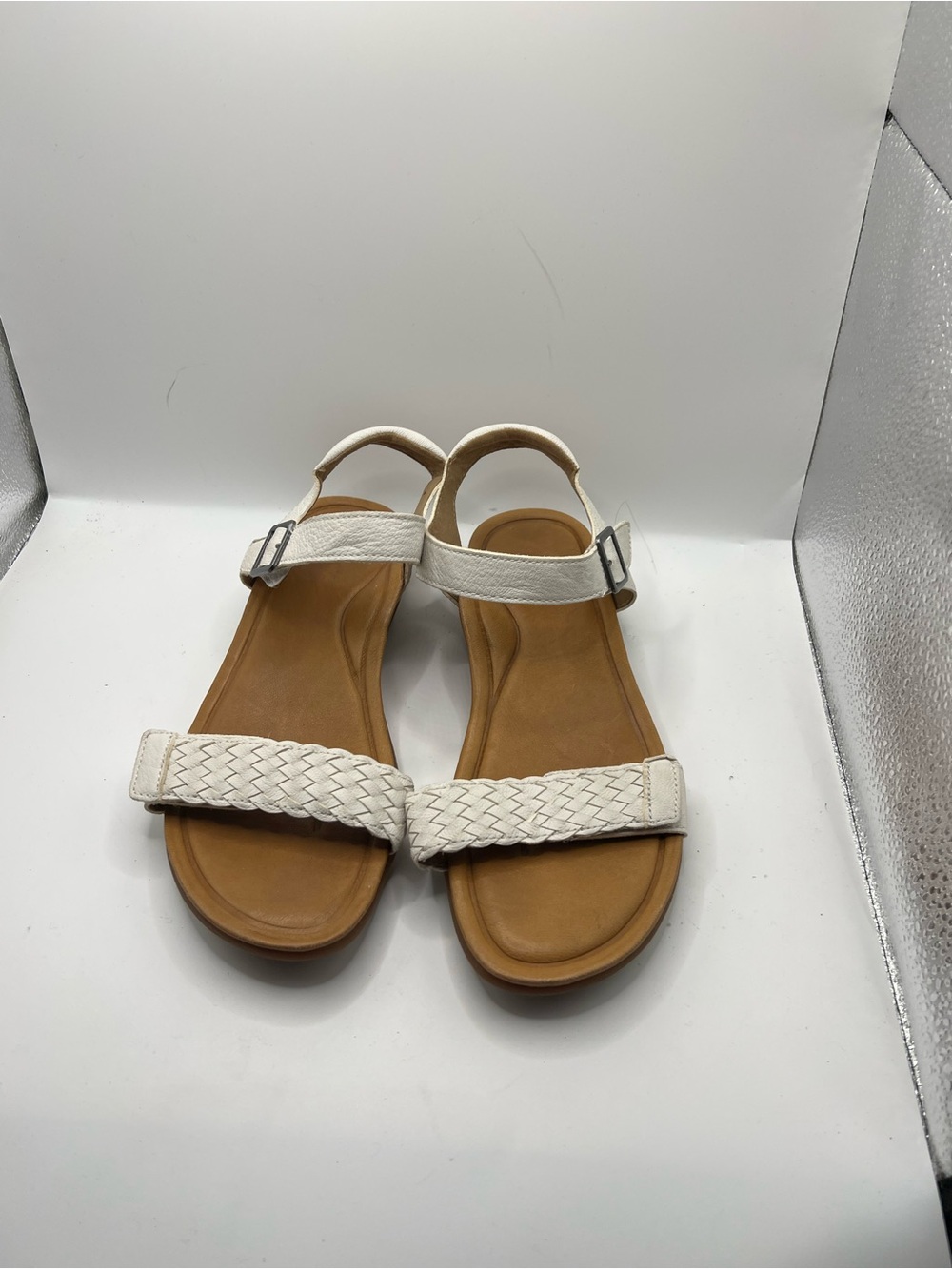 Aetrex White Braided Strap Sandals - Picture 2 of 11
